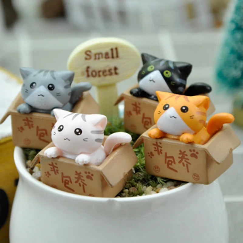 Kawaii Mini Cat Figurine – 2.8 cm (1.1 in) PVC Desk & Garden Ornament